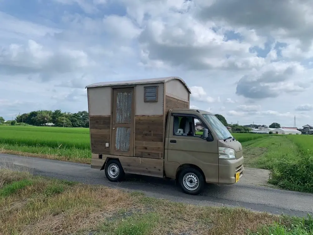 チャックワゴン風の軽トラキッチンカー